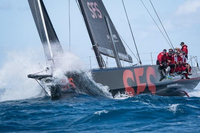 Competitive start of the Gill Commodore’s Cup © Laurens Morel